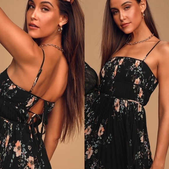 Lulu’s New With Tags Flowering Romance Black Floral Print Pleated Maxi Dress - Picture 3 of 16
